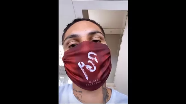 Paolo Guerrero presentó sus mascarillas.