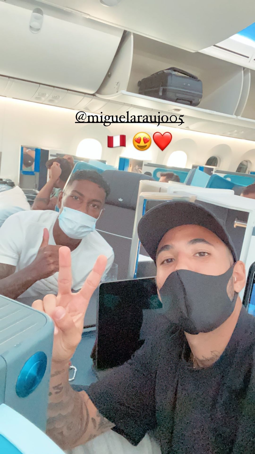 Sergio Peña y Miguel Araujo ya están viajando a Lima | Foto: Instagram.