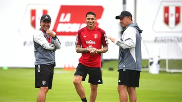 Juan Reynoso, DT de Perú y Paolo Guerrero, delantero de la selección peruana. | Foto: Selección peruana.