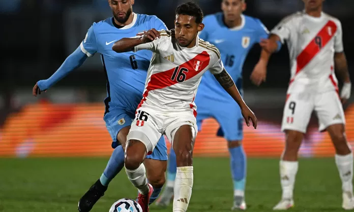 uruguay-gole-3-0-a-per-y-lo-dej-sin-chances-de-clasificar-al-mundial