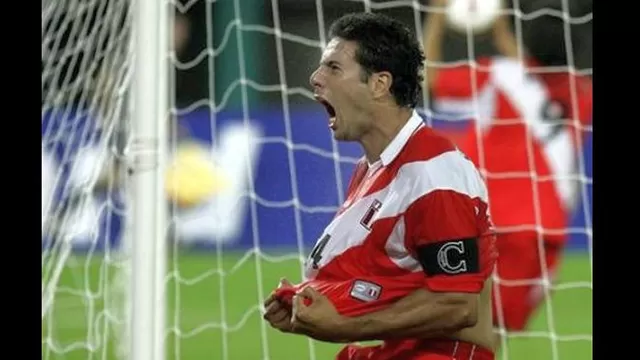 La vez que Claudio Pizarro salvó de caída a Perú y le dio clasificación