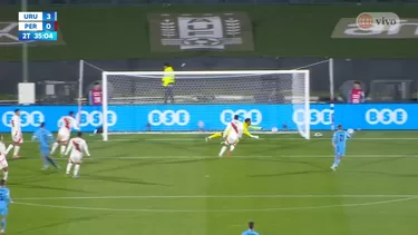 Federico Viñas anotó el tercero de Uruguay ante Perú en el estadio Centenario de Montevideo / Captura / América TV