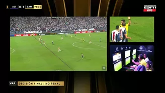 Alianza Lima vs. Atlético Mineiro: Árbitro cobró penal para íntimos, pero el VAR determinó offside