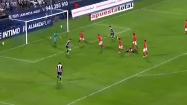 Alianza Lima vs. Cienciano: Pablo Lavandeira desperdició clara ocasión de gol