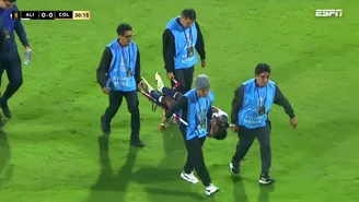 Alianza Lima vs. Colo Colo: Jiovany Ramos salió lesionado y en camilla del partido