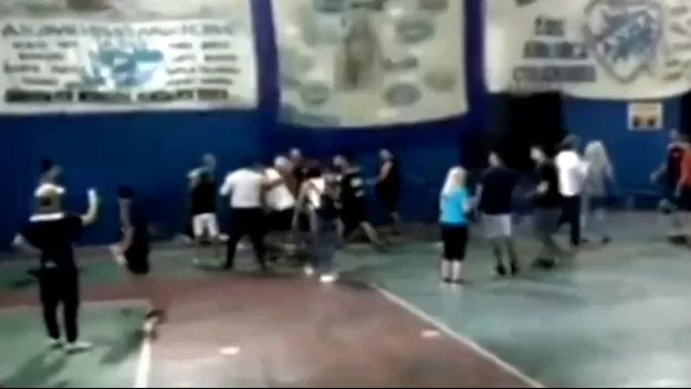 Argentina: Brutal pelea entre los padres en un partido de fútbol infantil