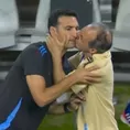 Argentina vs. Ecuador: Scaloni fue sorprendido con beso en la boca tras la clasificación