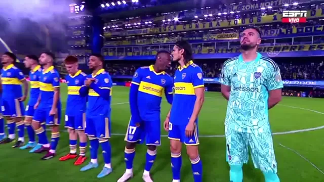 Boca Juniors vs. Nacional: ¿Qué hablaban Advíncula y Cavani previo al debut del charrúa?