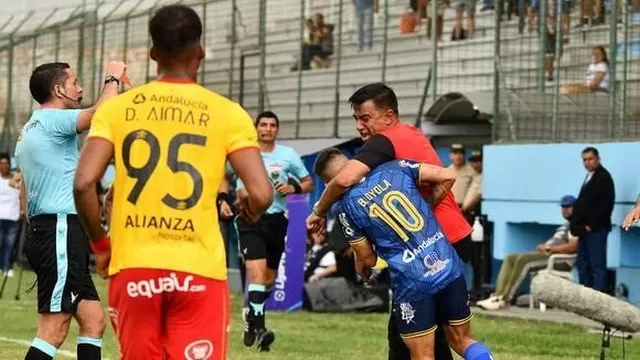 César Farías empujó y pateó a futbolista que chocó con él de casualidad