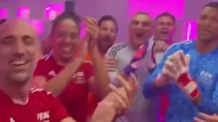Claudio Pizarro compartió con leyendas del fútbol mundial en Qatar 2022