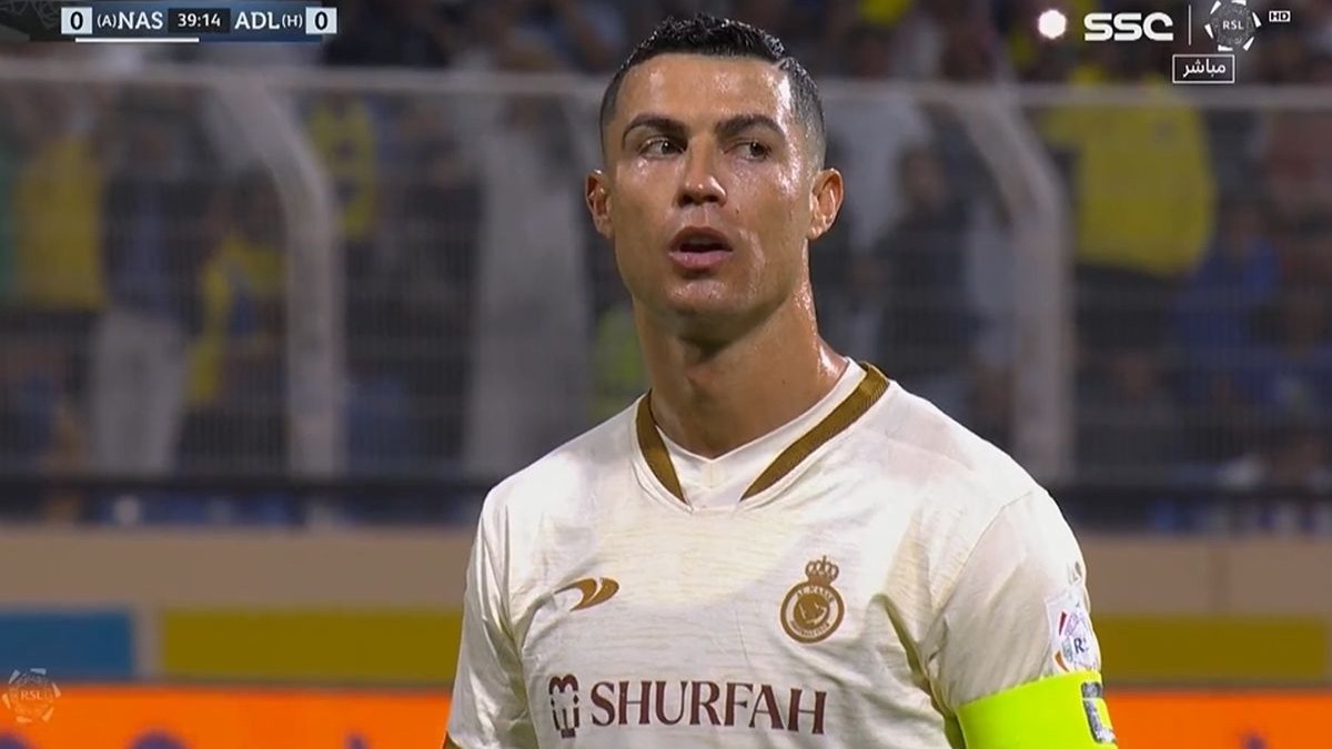 Cristiano Ronaldo anotó de penal el 1-0 ante Al-Adalah de Christofer Gonzales
