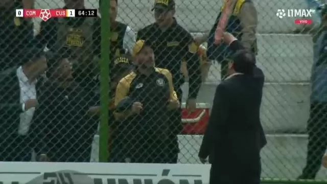 Miguel Rondelli se encontraba en la tribuna por estar expulsado, pero el árbitro del partido decidió  que lo retiren de la tribuna. | Video: L1 Max.