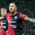 Gianluca Lapadula marcó de cabeza el 1-0 para Cagliari en casa del Bari