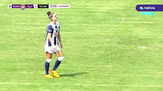 Liga Femenina: Adriana Lúcar falló un increíble gol con Alianza Lima y narradora la &#39;troleó&#39;