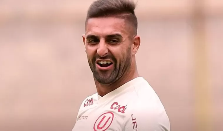 Luis Urruti selló la victoria de Universitario con un magistral gol de tiro libre