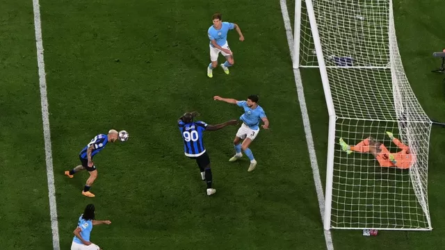 Manchester City vs. Inter: ¡Lukaku impidió gol de Dimarco!