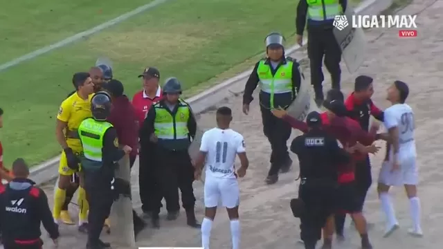 Ronald Ruíz buscó a Lavandeira tras la victoria de Melgar. | Video: Liga1 MAX