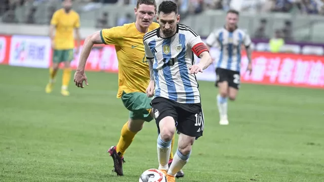Messi y una genialidad: Burló así la marca de tres australianos