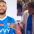 Neymar se tomó fotos y firmó autógrafos en su llegada a Arabia