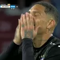 Paolo Guerrero recibió, controló y....el defensa evitó lo que era un golazo