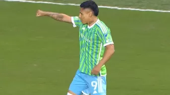 ¡Qué golazo! Raúl Ruidíaz anotó de media cancha en partido entre Seattle vs. Philadelphia