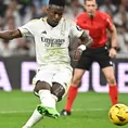 Real Madrid vs Barcelona: De penal Vinicius Jr. empata el encuentro en el Bernabéu