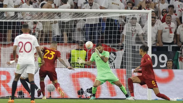 Sevilla vs. Roma: Gianluca Mancini marcó en propio arco el 1-1