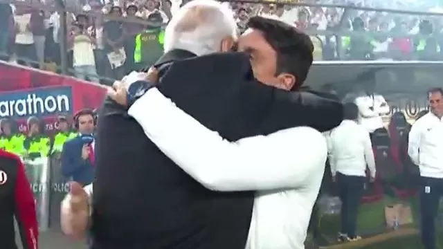 Universitario vs. Alianza Lima: Fraternal abrazo entre Jorge Fossati y Mauricio Larriera