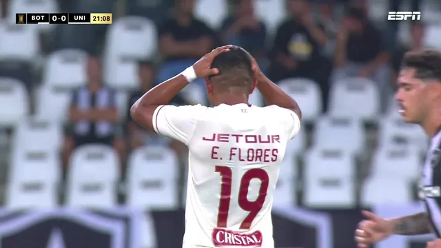 Edison Flores llevó peligro al arco de Botafogo. El &#39;Orejas&#39; sacó un disparo que pasó besando el poste. | Video: ESPN.