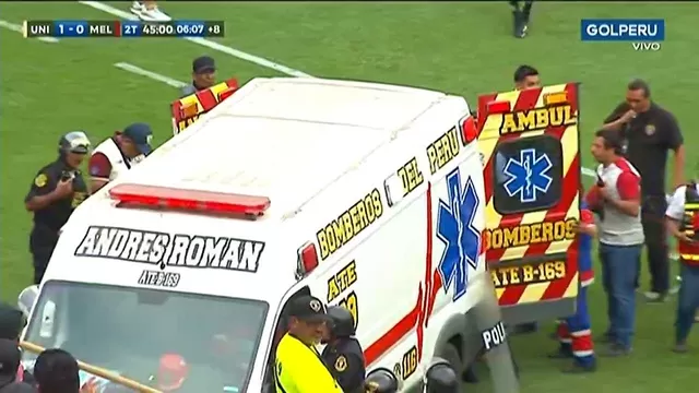 Universitario vs. Melgar: Hincha de la tribuna norte fue evacuado en ambulancia