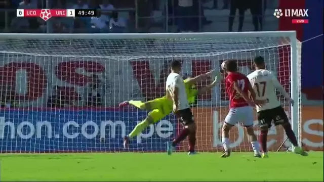 El guardameta de Universitario evitó la caída de su valla en el arranque de la segunda mitad. | Video: L1 Max.