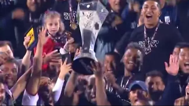 Alianza Lima campeón: Ballón, Farfán y 'Chicho' Salas levantaron el trofeo de la Liga 1