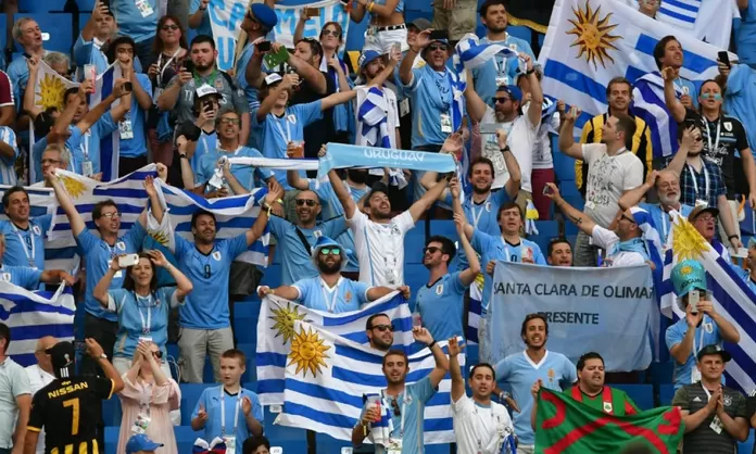 Brutal batalla campal de la selección de fútbol playa de Uruguay contra  hinchas chilenos