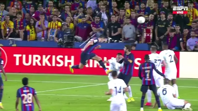 Barcelona vs. Inter: Lewandowski anota de cabeza el 3-3 y hace reaccionar a sus compañeros