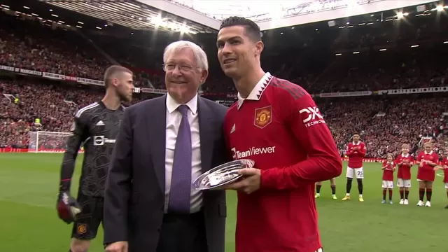 Cristiano Ronaldo recibió reconocimiento de Alex Ferguson por sus 700 goles a nivel clubes