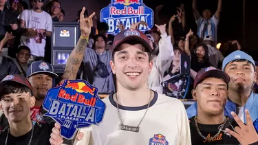 El freestyler y rapero uruguayo se coronó entre los 16 MCs de distintos países que se enfrentaron en Lima por el Torneo de Plazas. | Red Bull Batalla El freestyler y rapero uruguayo se coronó entre los 16 MCs de distintos países que se enfrentaron en Lima por el Torneo de Plazas. | Red Bull Batalla