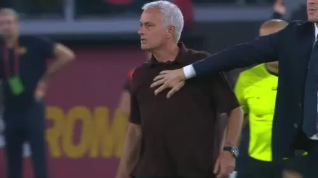 José Mourinho se descontroló tras una decisión arbitral y fue expulsado