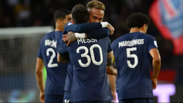 Una genialidad: Messi marcó un brillante gol de tiro libre ante el Niza