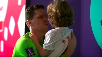 La tierna imagen de Szczesny con su hija tras eliminación de Polonia del Mundial