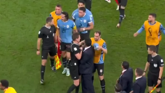 El reclamo Uruguay al árbitro luego de eliminación de Qatar 2022