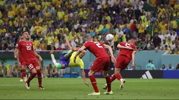 Richarlison ensayó golazo en una práctica previa al Brasil vs. Serbia