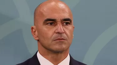 ¿Roberto Martínez realizó la &#39;caminata lunar&#39; luego de la eliminación de Qatar? | Foto: AFP/Video: Latina