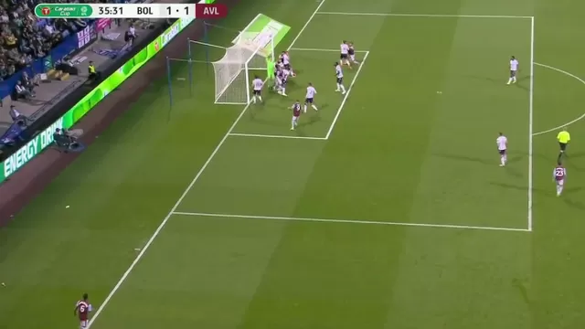 Golazo olímpico de Douglas Luiz con Aston Villa en la Copa de la Liga